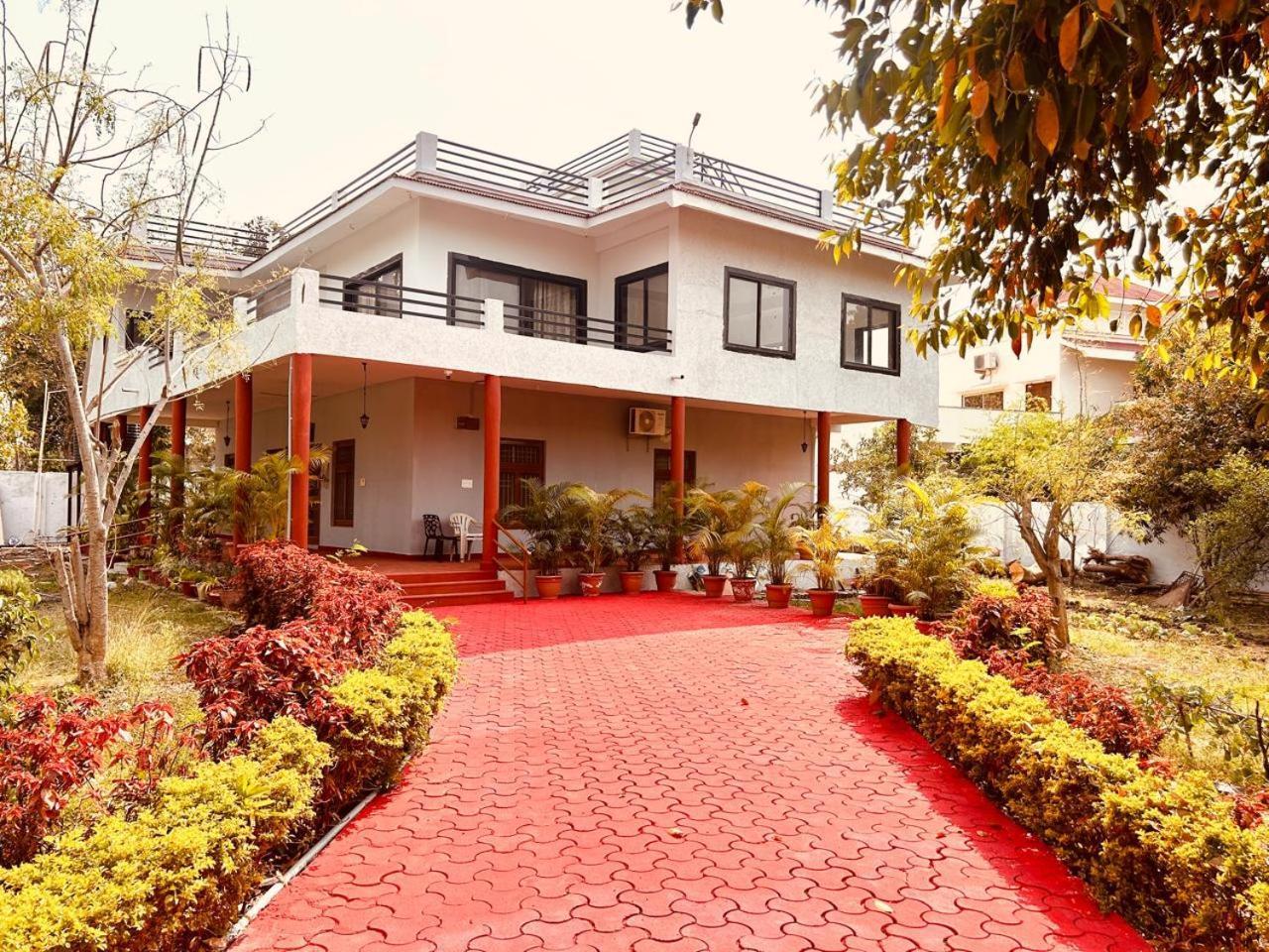 The English Gaon 4 Bhk Villa Bhopal Exterior photo